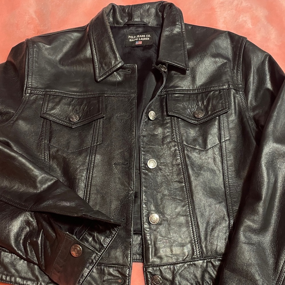 Polo Ralph Lauren ‘Black Label’ Leather VINTAGE Jacket.
Jean Jacket Style.